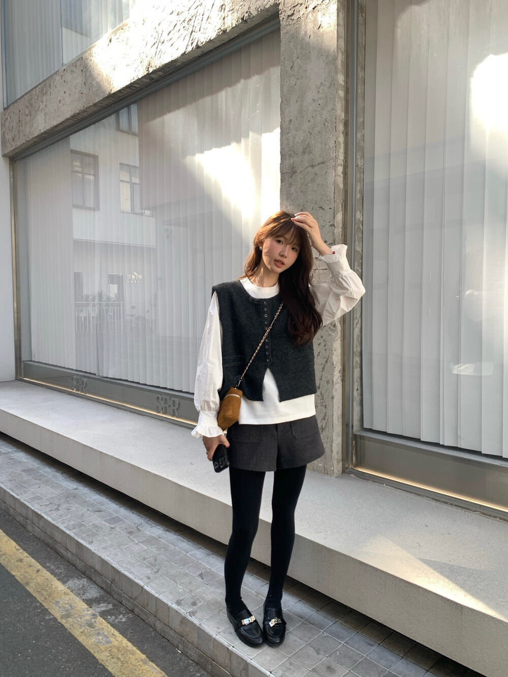 // 簡約鈕扣針織馬甲+花邊袖長袖上衣套裝