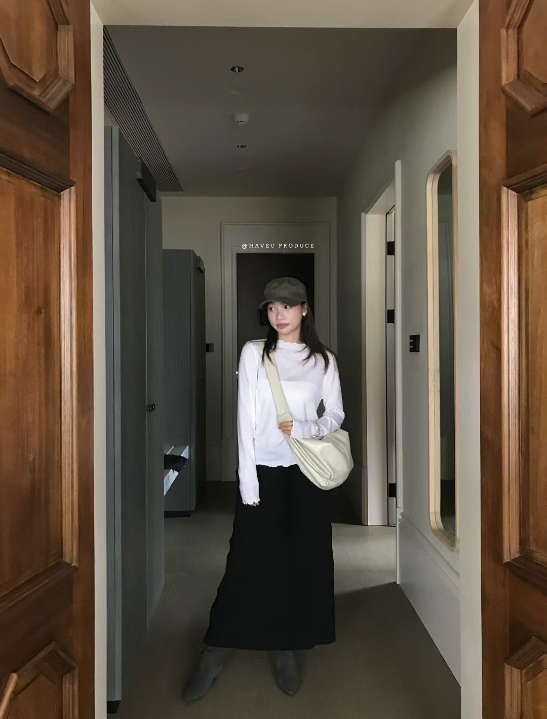 // 細軟親膚卷卷邊針織上衣