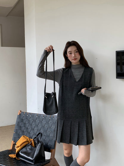 // V領百褶腳背心OPS+高領彈性打底兩件套(連袋仔)