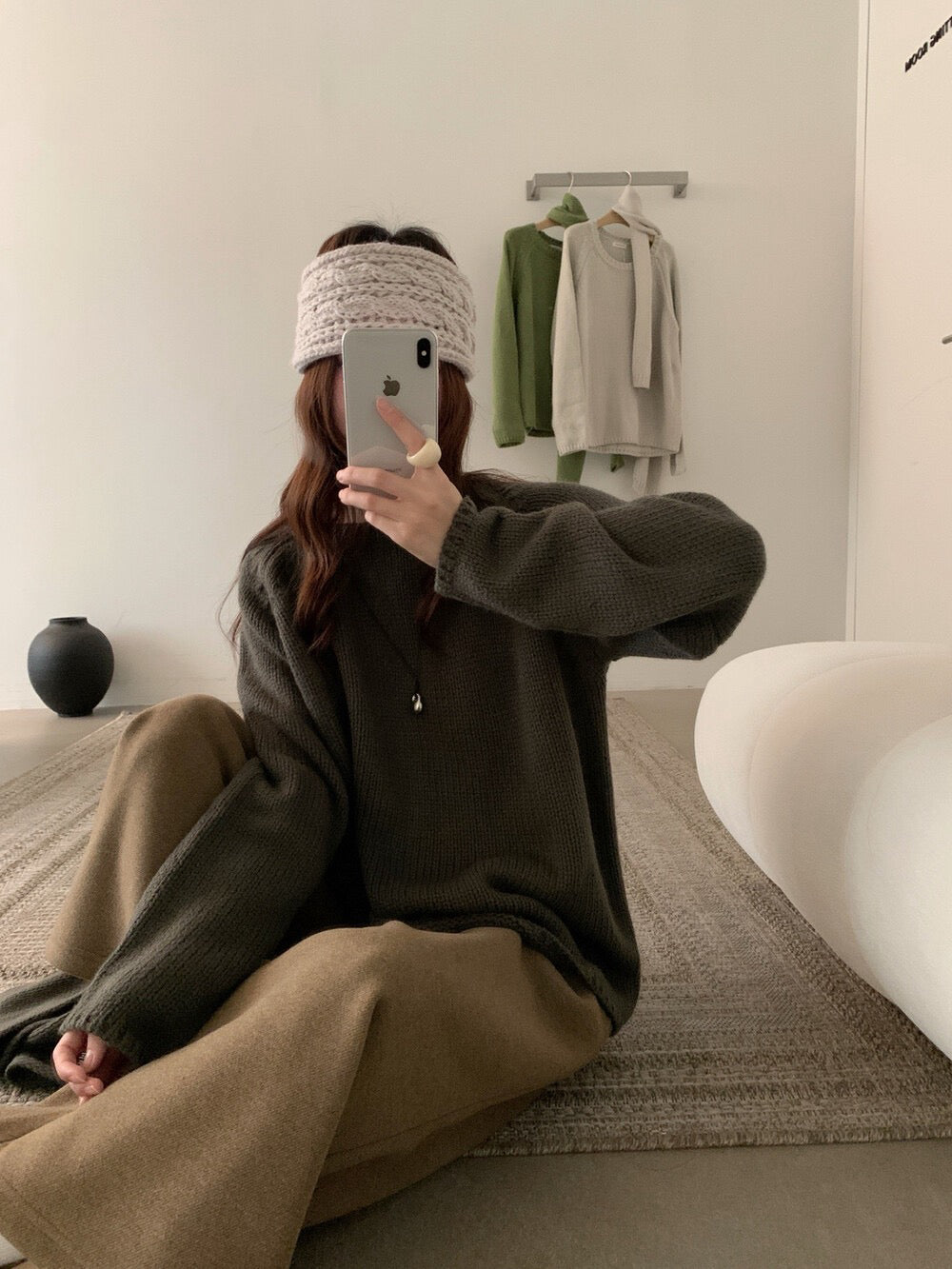 // 巨美粗針慵懶感落肩毛衣(連頸巾)