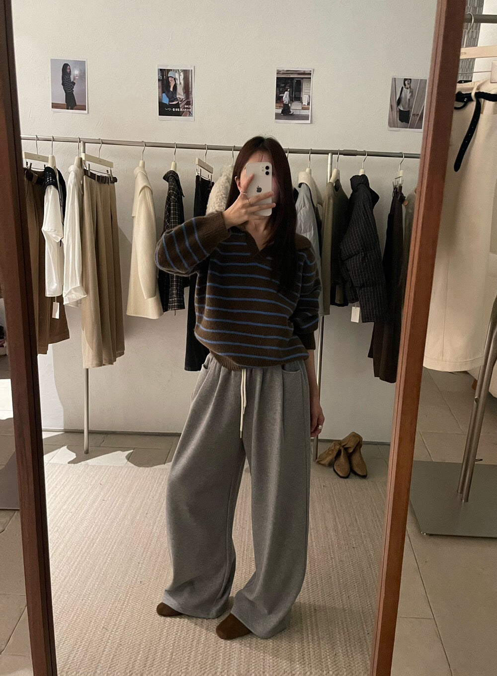 // 復古配色小V翻領間條毛衣