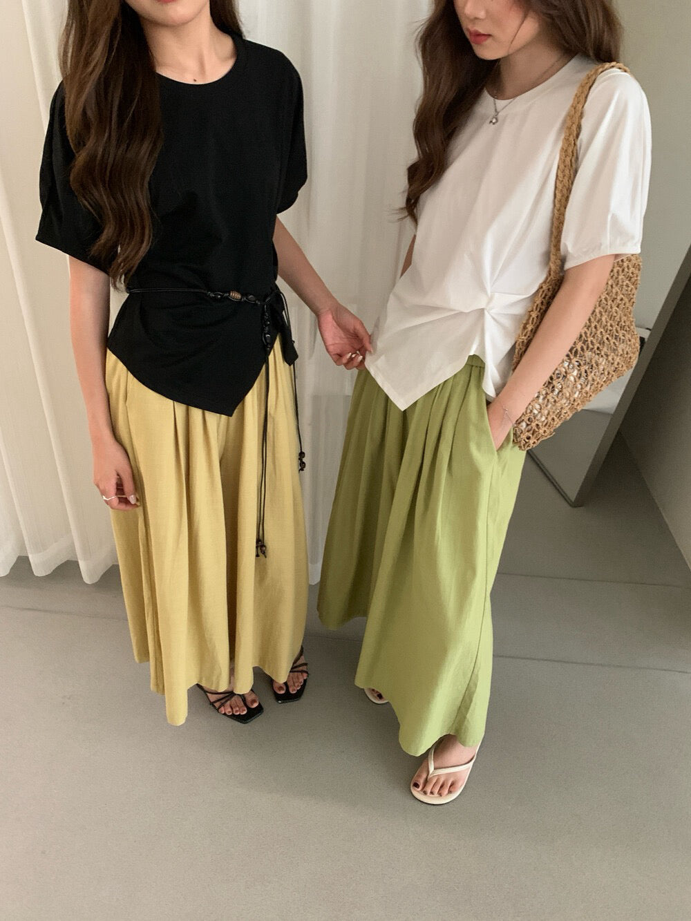 // 麻質九分休閒壓褶闊褲