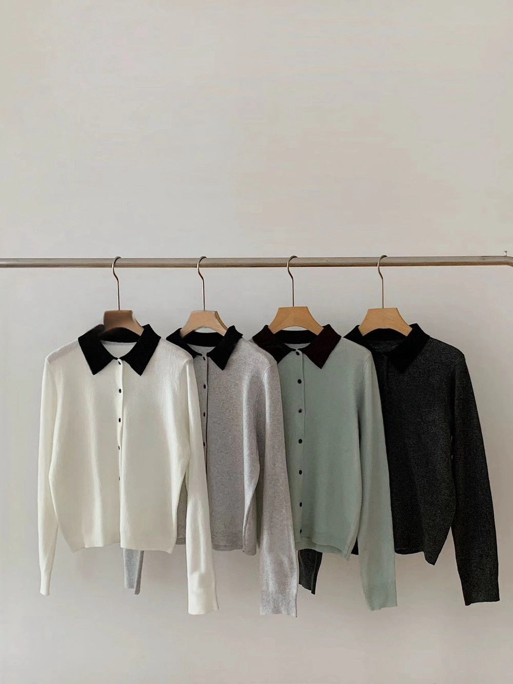 B106 / 撞色翻領排扣針織上衣(30%fine wool)