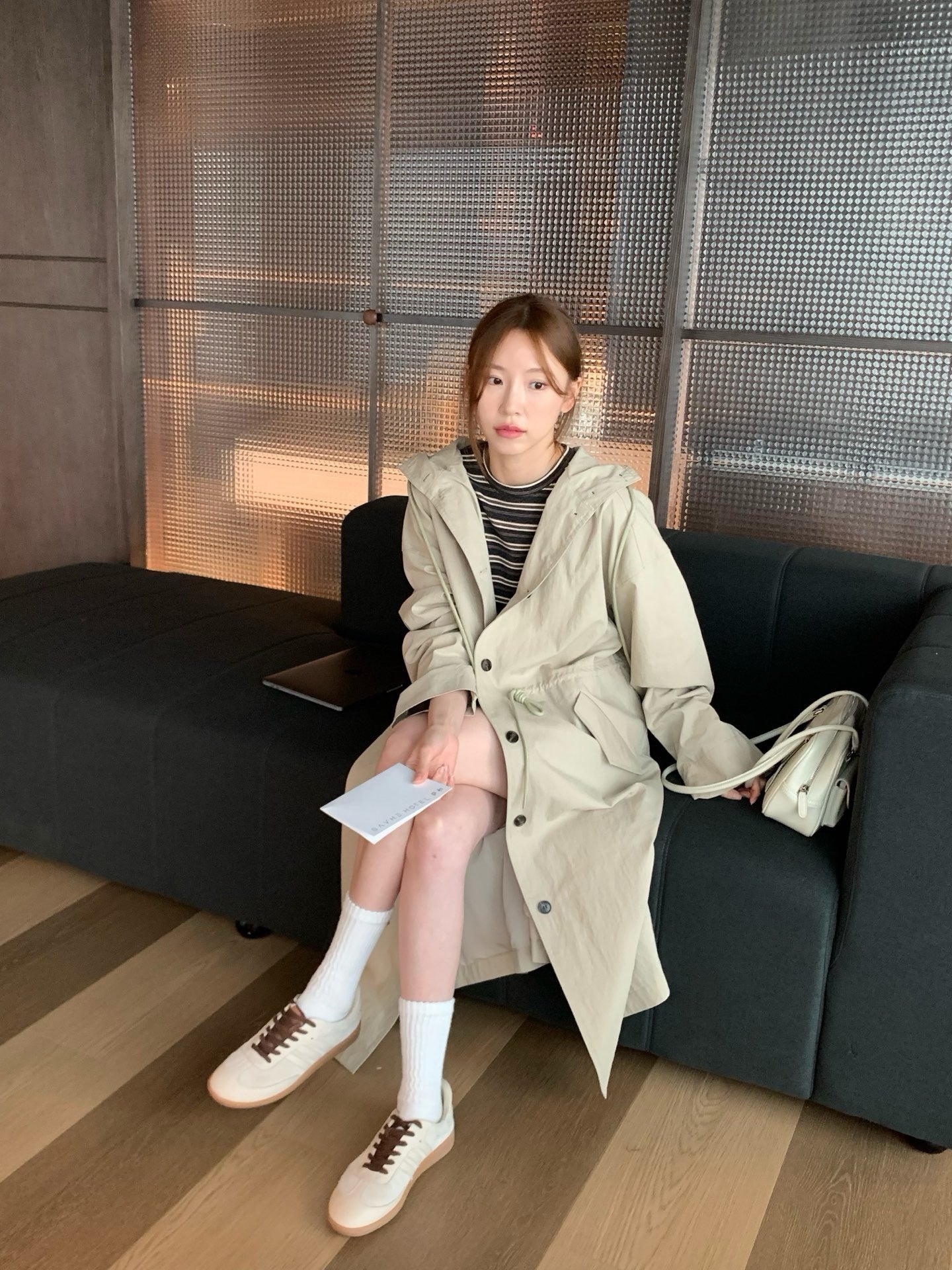 // 可束腰帥氣連帽長外套