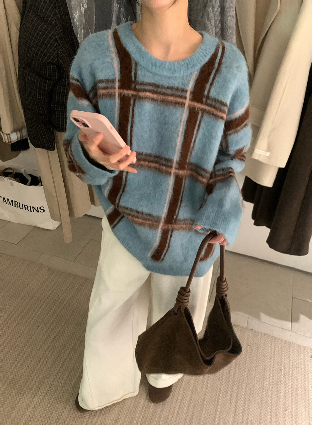 // 慵懶拉絨撞色格紋毛衣