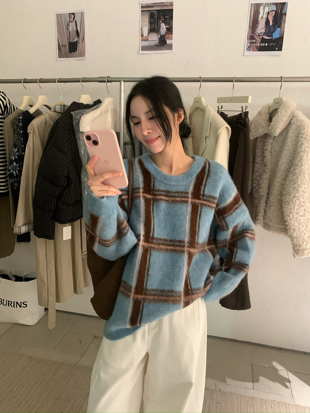 // 慵懶拉絨撞色格紋毛衣