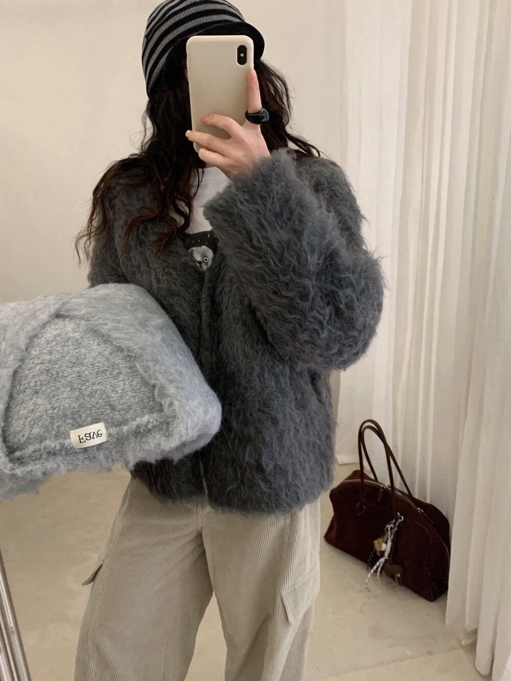 // 造型感圈圈毛拉絨V領外套