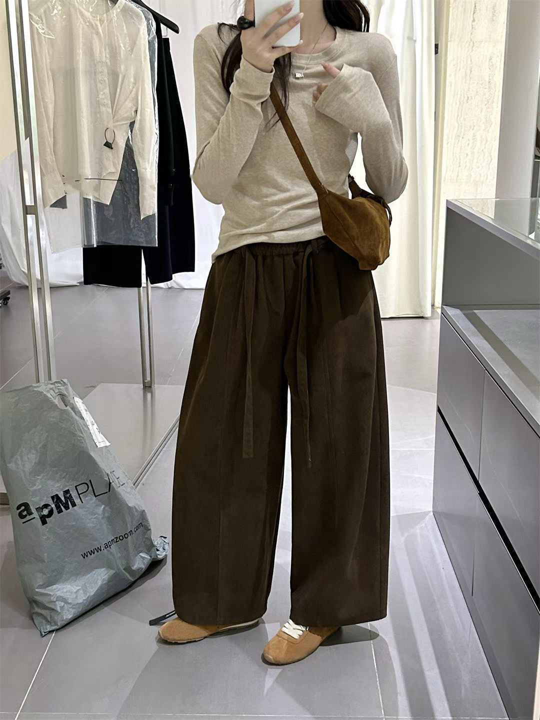 // 復古連腰帶燈芯絨褲