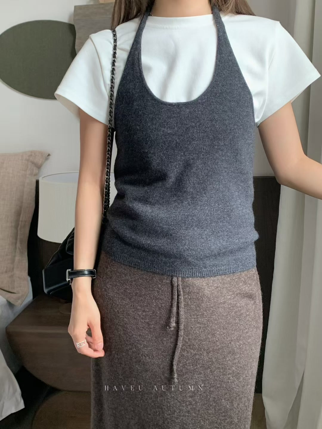 // 造型感全羊毛軟軟掛頸小背心
