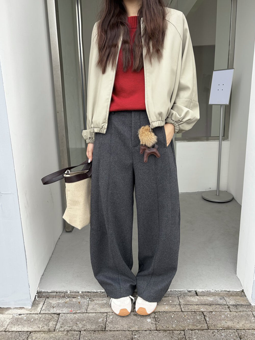 // 50%wool微寬鬆加絨彎刀褲