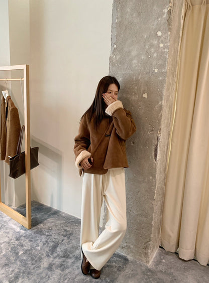 // 100%羊毛皮毛一體牛角鈕外套(連袋仔)