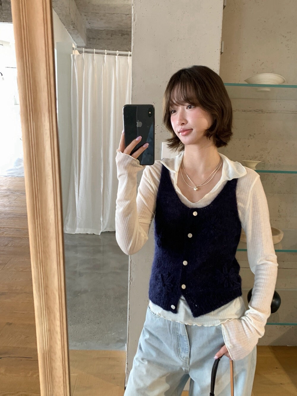 🧴 超舒服小V翻領薄薄卷邊TEE