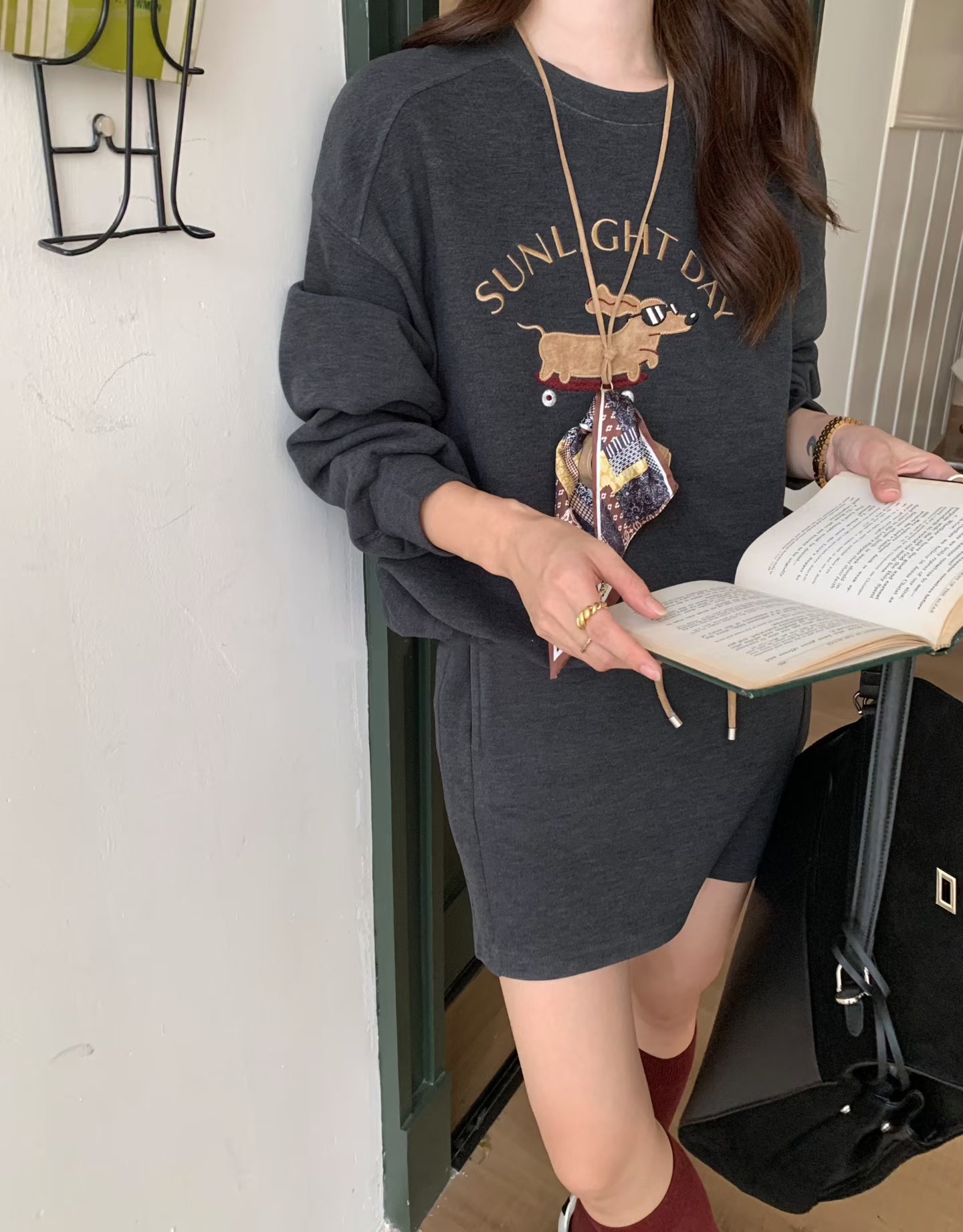 // 可愛小狗刺繡衛衣+短裙套裝(連掛飾)