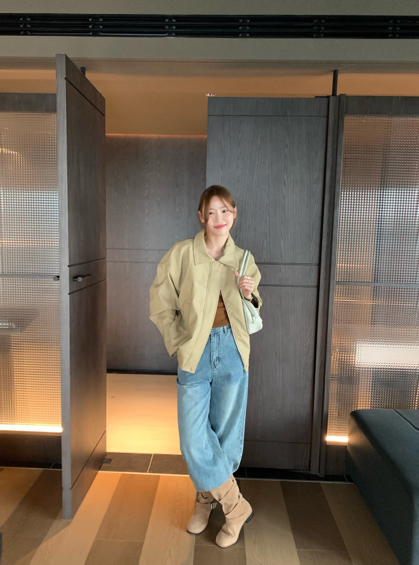 // 經典啞光翻領彷皮外套￼