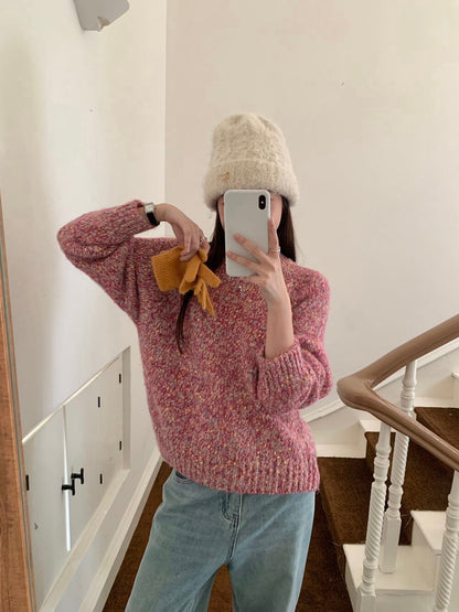 // 一眼看中的彩線圓領毛衣