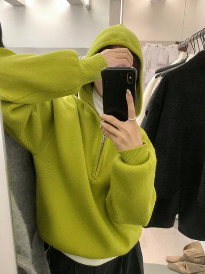 // 經典半拉鍊連帽混羊毛毛衣