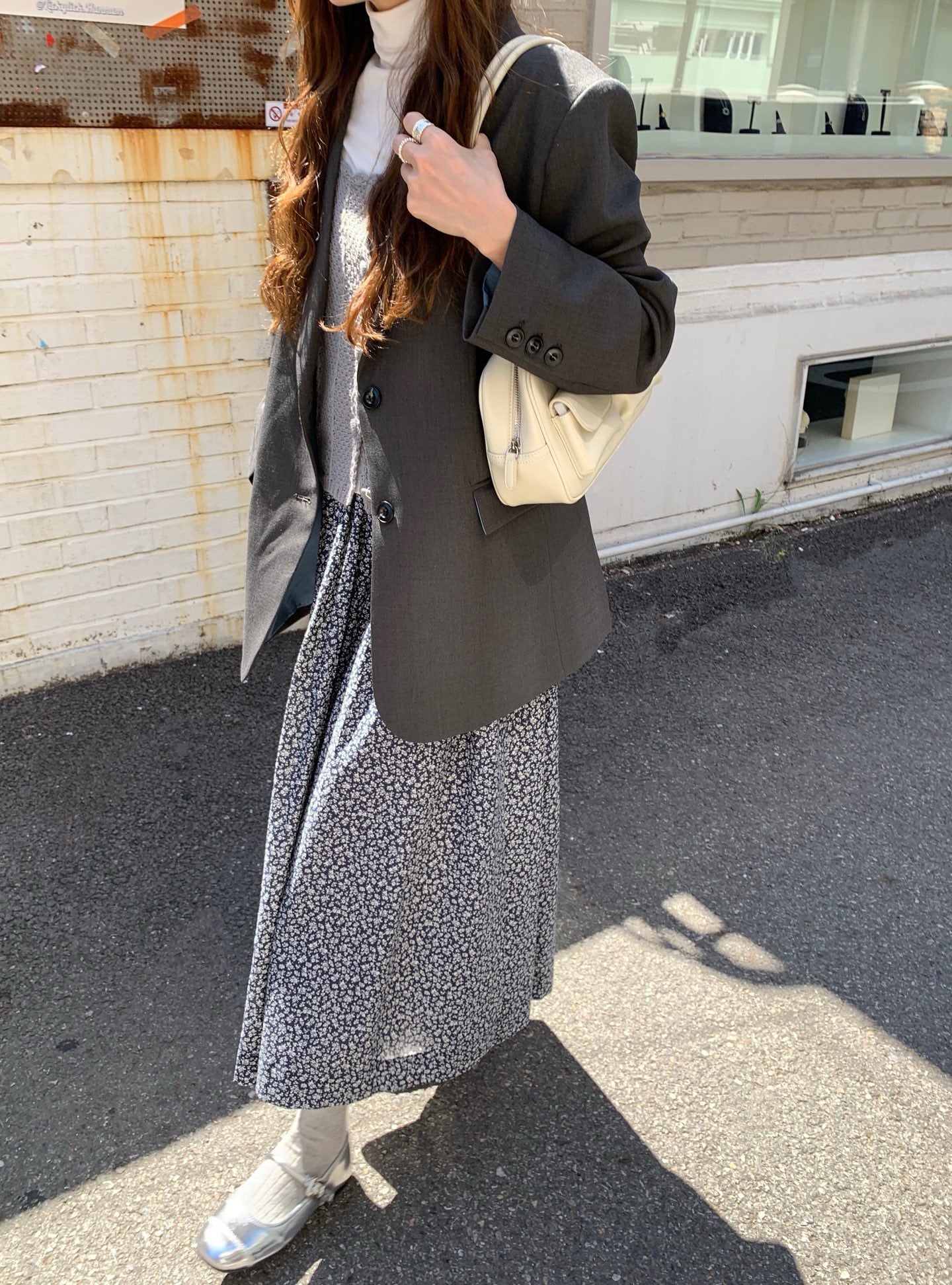 // 細節感滿滿撞色內裡西裝外套