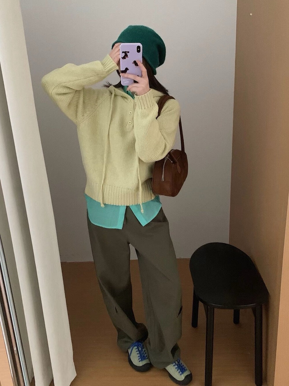 // 顏色超美鈕扣連帽毛衣