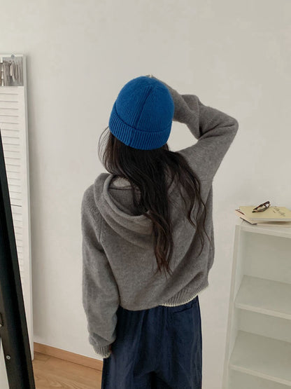 // 撞色半拉鍊連帽軟糯毛衣