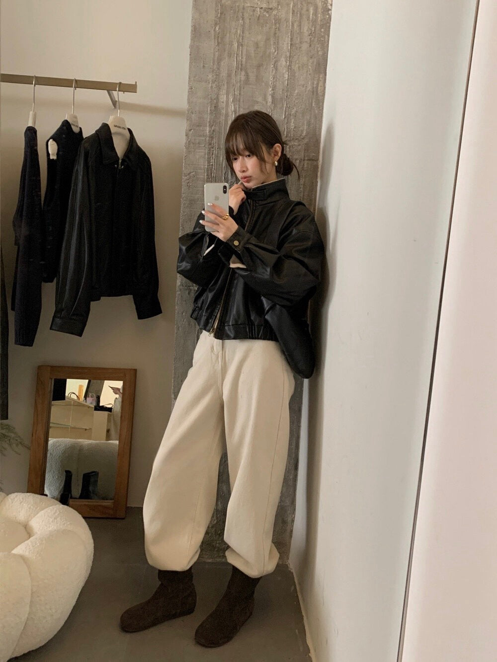 // 毛毛底帥氣可立領彷皮JK