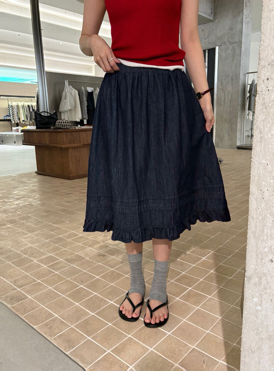 // 壓褶車線木耳邊牛仔五分裙