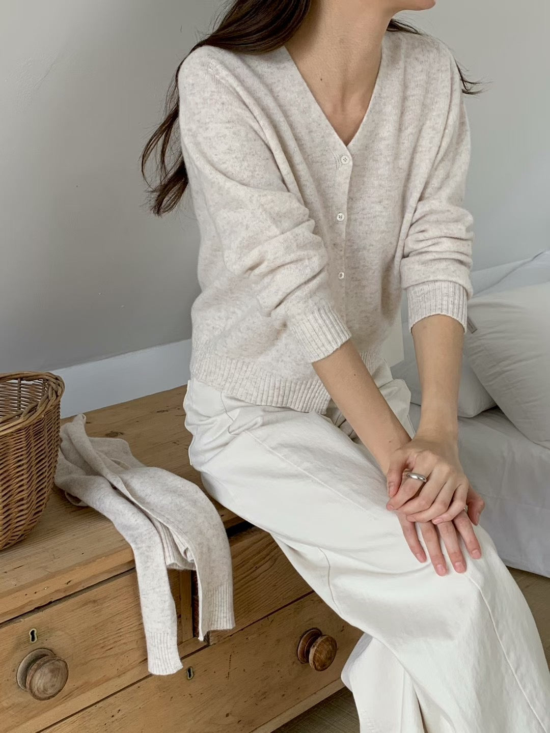 // super soft 100%wool V領CD