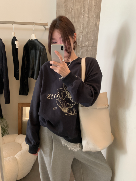 // 拼接lace腳花花圖案衛衣