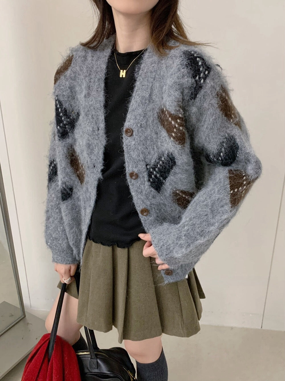 // 超美心心菱格V領CD