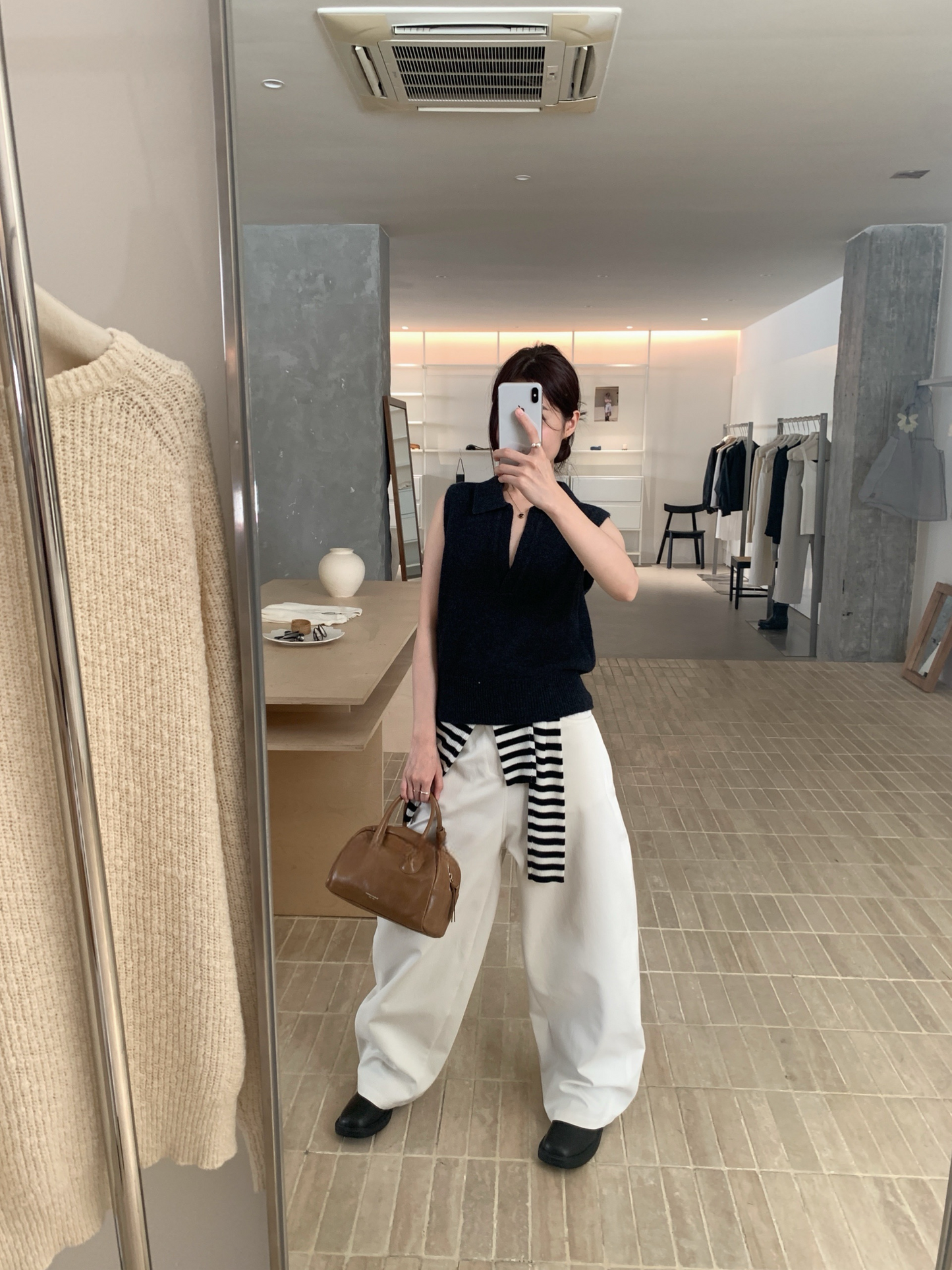 // 高級感小v翻領針織背心