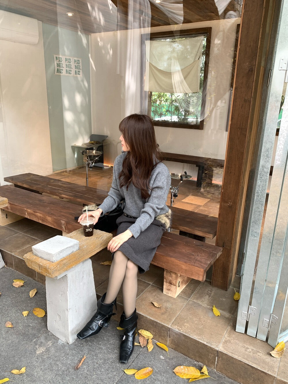 // 慵懶感直坑紋翻領毛衣