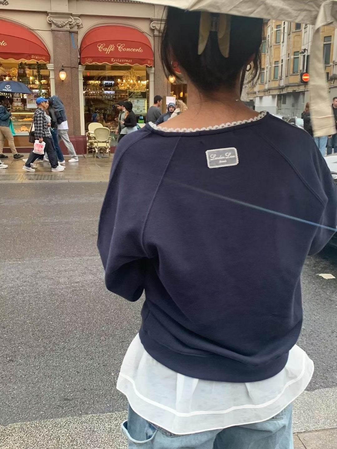 // 拼接lace邊+後lace貼布衛衣