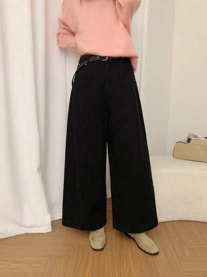 // 褲型100分微A直筒九分磨毛褲