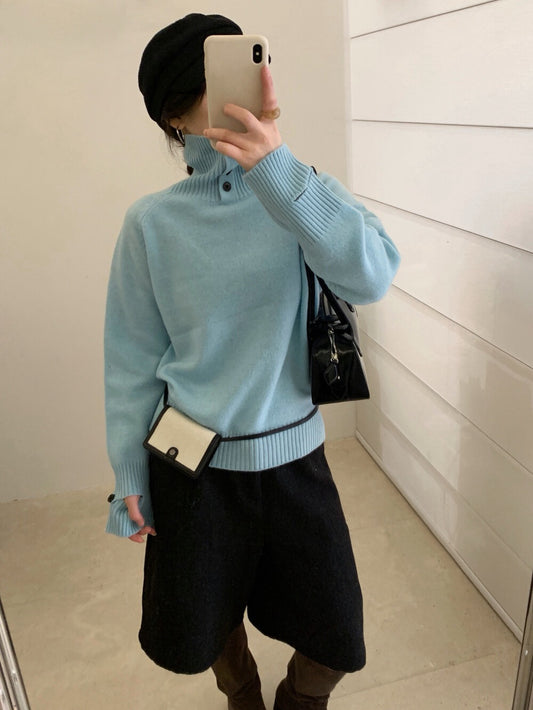 // 100%綿羊毛鈕扣可立領+設計感袖口毛衣