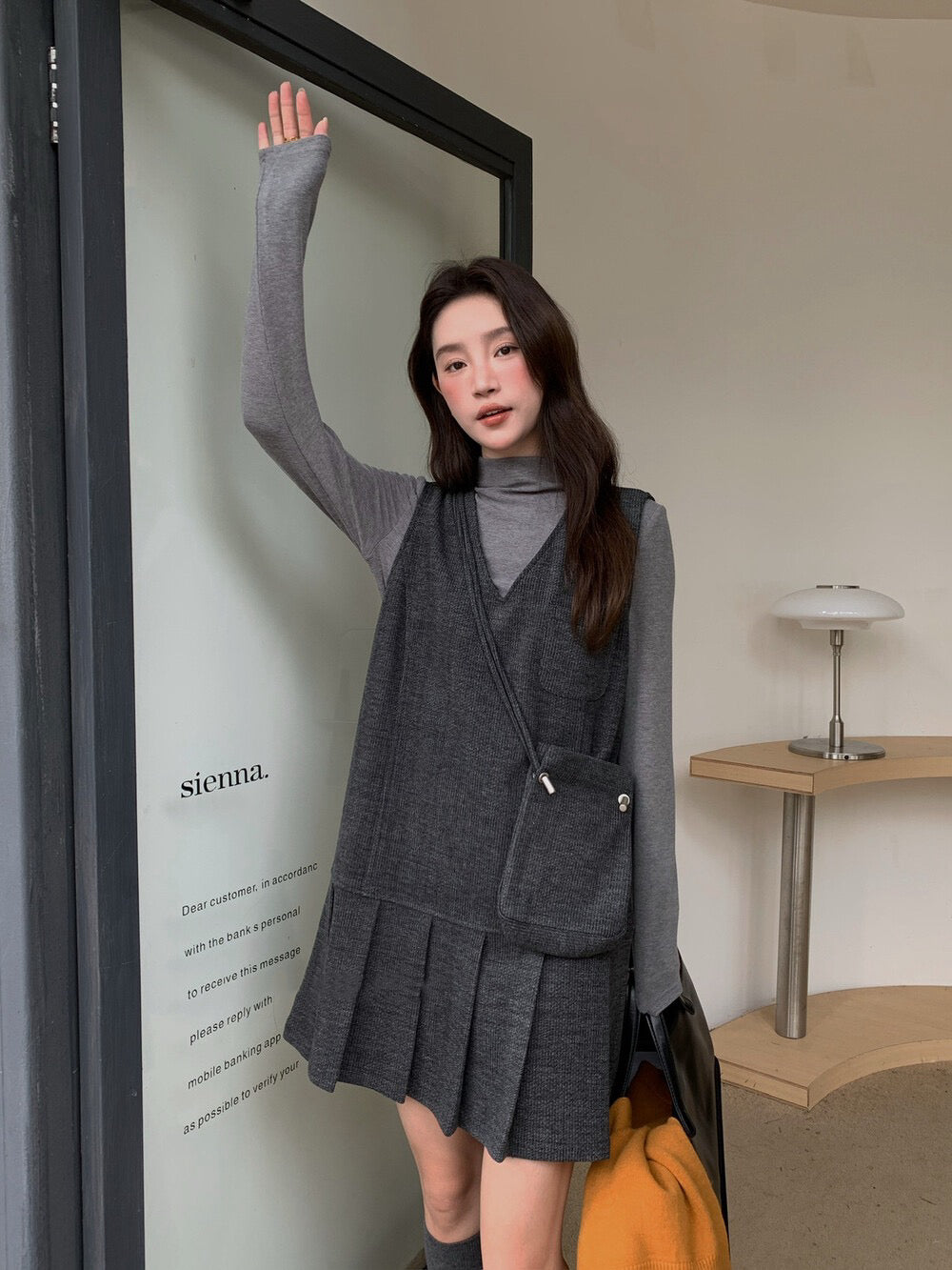 // V領百褶腳背心OPS+高領彈性打底兩件套(連袋仔)