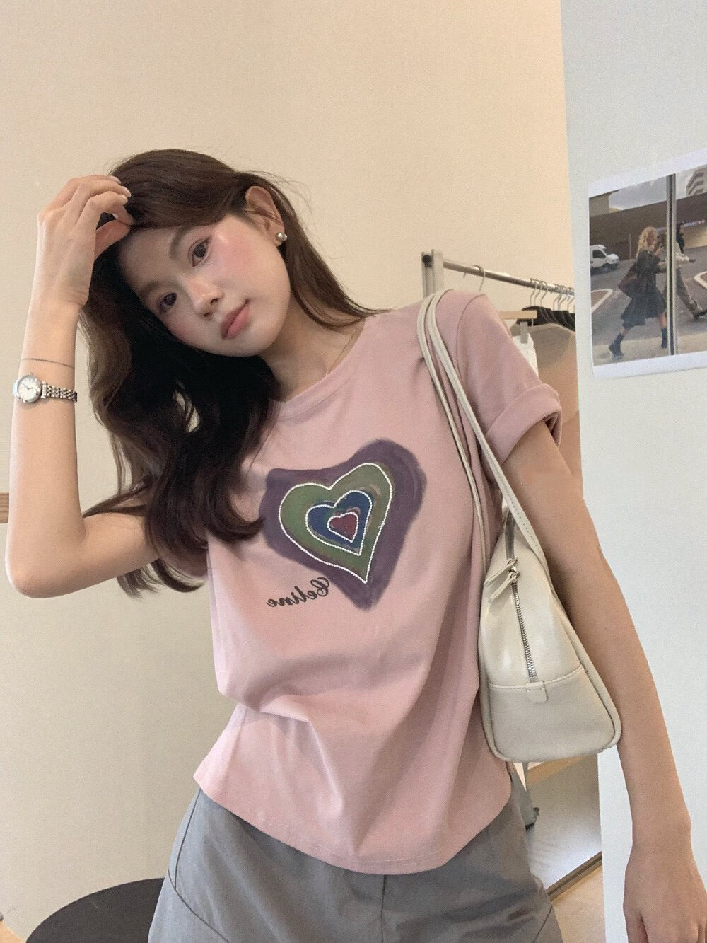 // 復古感手工釘珠心心TEE