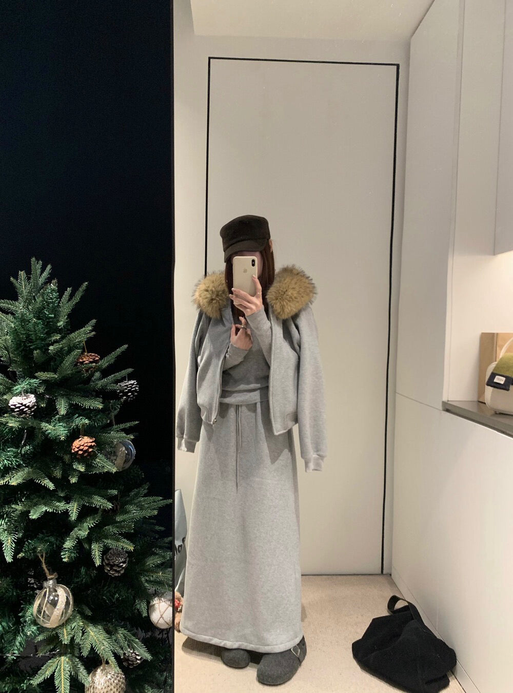 // 可拆毛毛領連帽拉鍊衛衣外套+中裙套裝￼