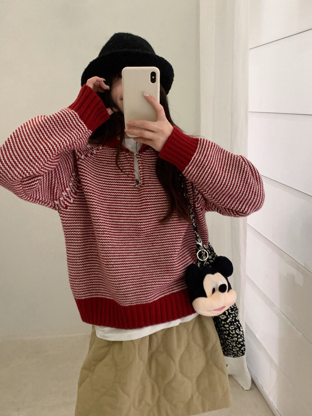 // 設計感撞色領一粒鈕細間條毛衣