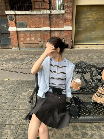 // 極顯瘦圓領小鈕扣間條短袖NT