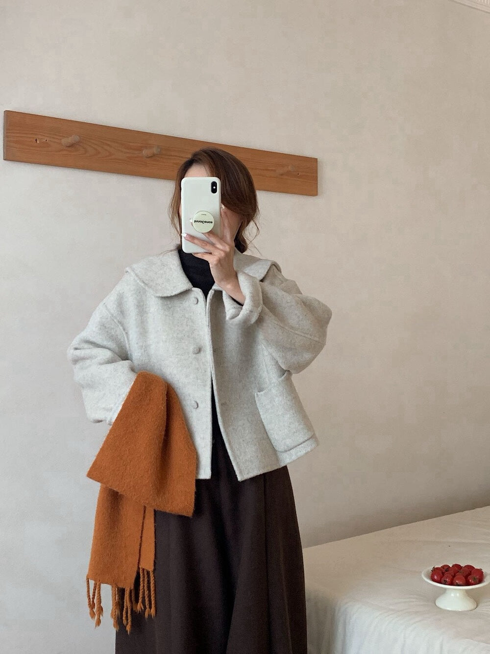 // 100%羊毛可愛娃娃領手工外套