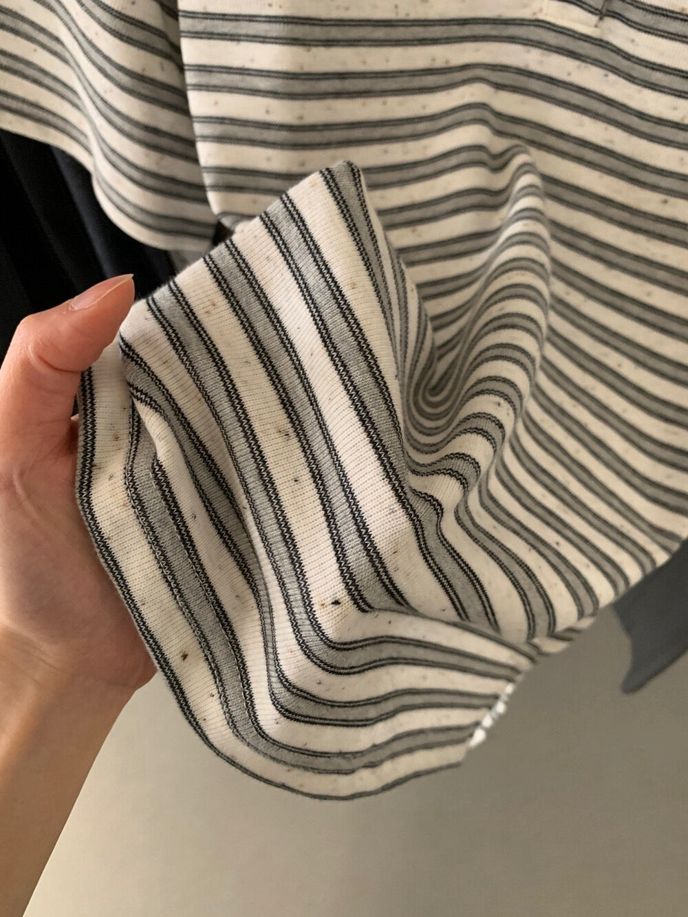 // 拼接針織翻領鈕扣混點間條上衣