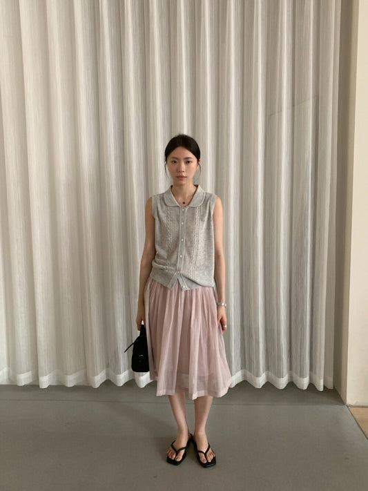 // 圓翻領細麻花織紋針織背心