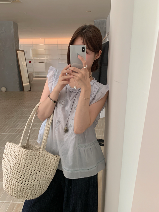 // 重工刺繡棉荷葉袖背心