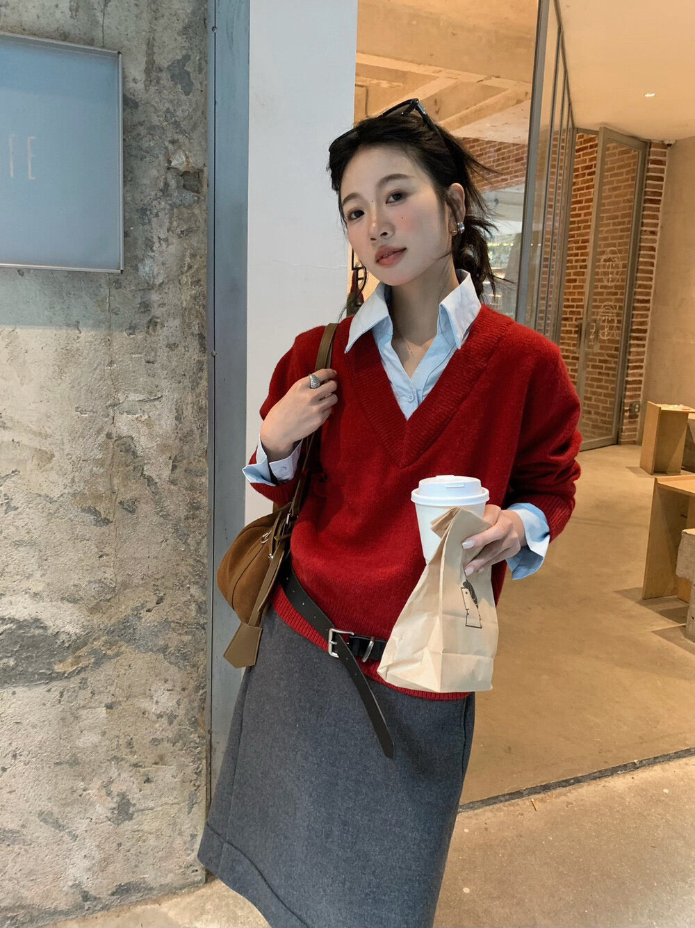 // 帥氣假兩件拼接恤衫領毛衣