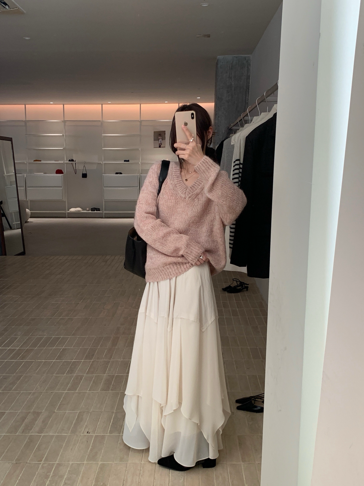 // 慵懶感滿滿V領針織毛衣