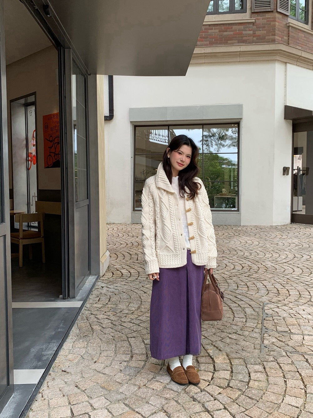 // 重工麻花牛角鈕翻領CD