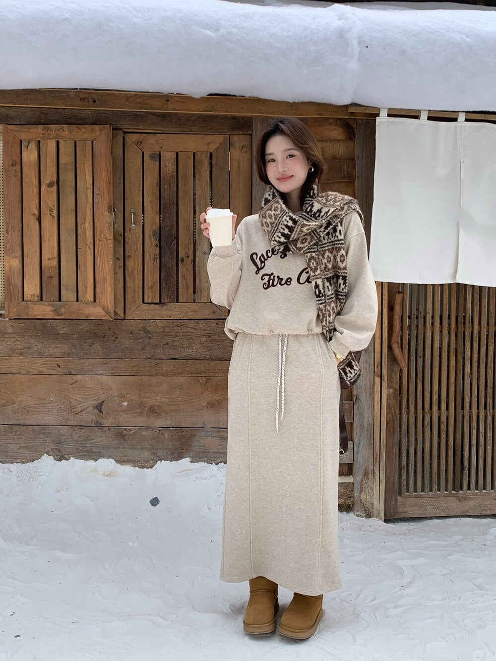 // 撞色刺繡字可束腳衛衣+中裙套裝(連頸巾)