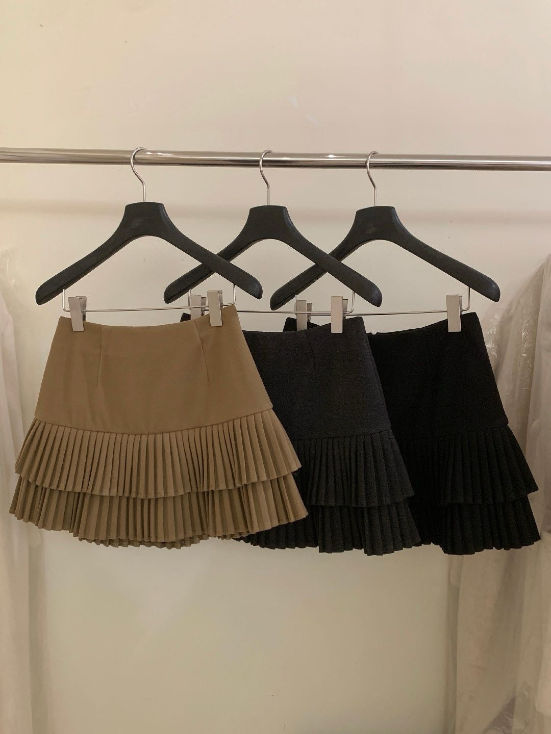 // 復古雙層細百褶毛呢短裙