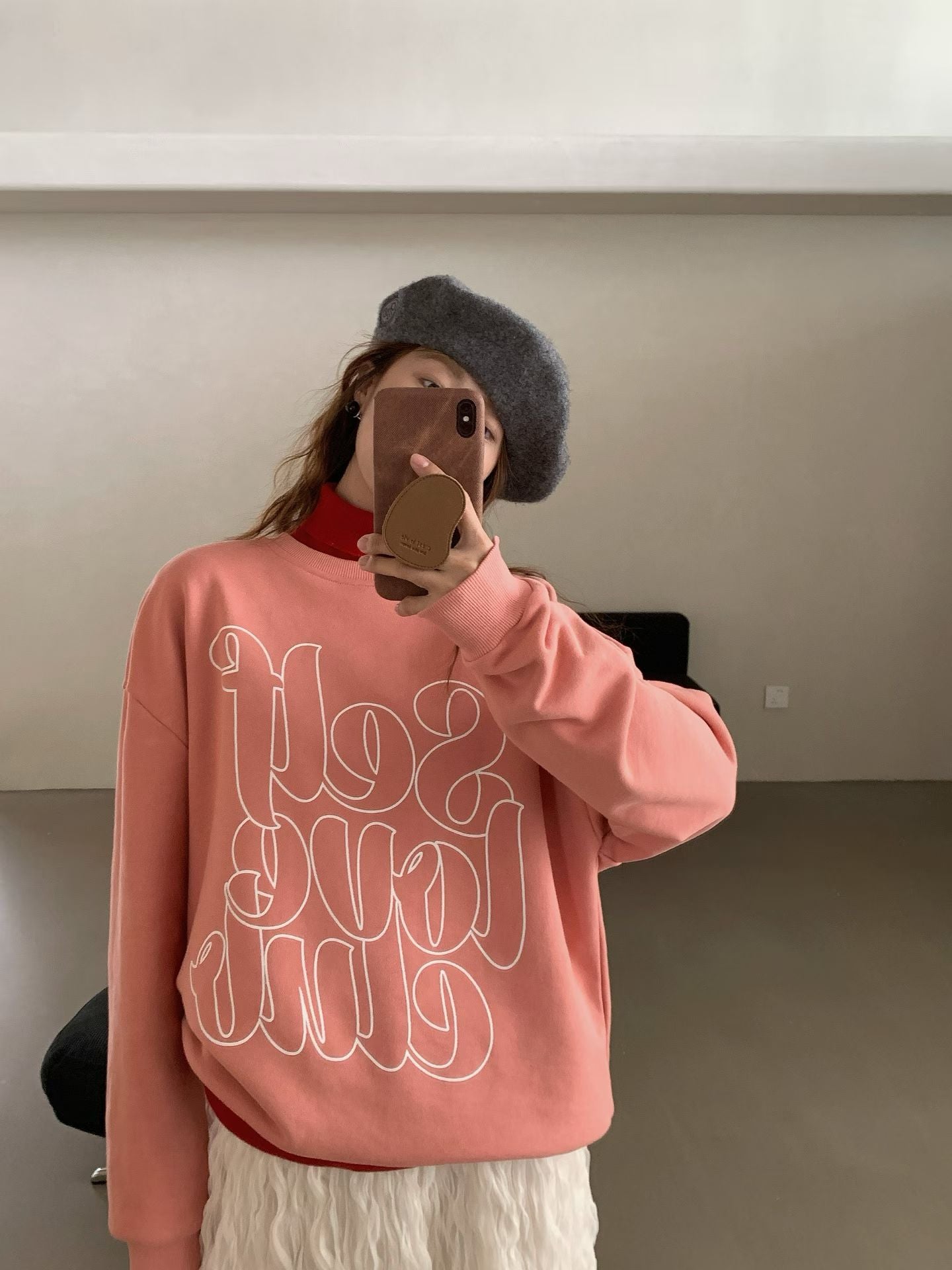 // 超大字母寬鬆版型衛衣