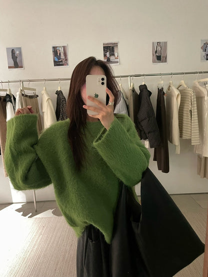 // 軟糯質感拉絨圓領寬鬆毛衣