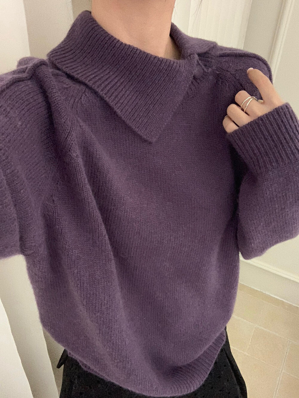 // 30%綿羊毛設計感不規則翻領毛衣